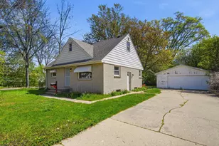 6706 N 54th St, Milwaukee, WI 53223 - Photo 3