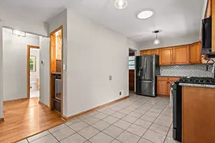 N64W14161 Lincoln Ln, Menomonee Falls, WI 53051 - Photo 9