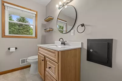 N64W14161  Lincoln Ln, Menomonee Falls, WI 53051 - Photo 17