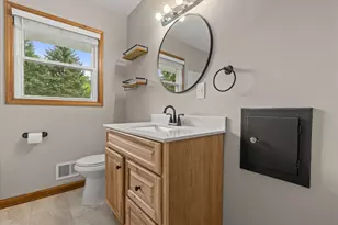 N64W14161 Lincoln Ln, Menomonee Falls, WI 53051 - Photo 17