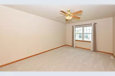 N57W24093 N Sycamore Cir, Sussex, WI 53089 - Photo 7