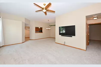 N57W24093 N Sycamore Cir, Sussex, WI 53089 - Photo 19