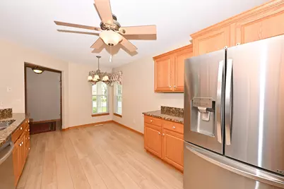 N57W24093 N Sycamore Cir, Sussex, WI 53089 - Photo 11