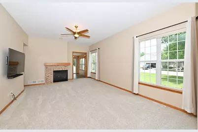 N57W24093 N Sycamore Cir, Sussex, WI 53089 - Photo 3