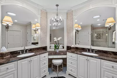 2053 W Hidden Reserve Cir, Mequon, WI 53092 - Photo 19