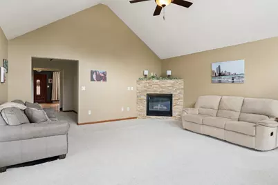 512  1st St, La Crescent, MN 55947 - Photo 7