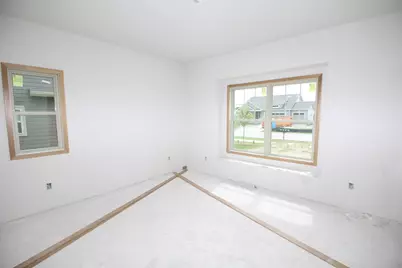 1302 W Kiddle Ln, Racine, WI 53182 - Photo 5