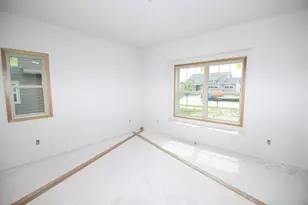 1302 W Kiddle Ln, Racine, WI 53182 - Photo 5