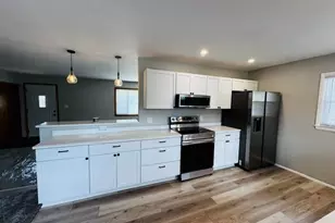 N92W17274 Forest Dr, Menomonee Falls, WI 53051 - Photo 17