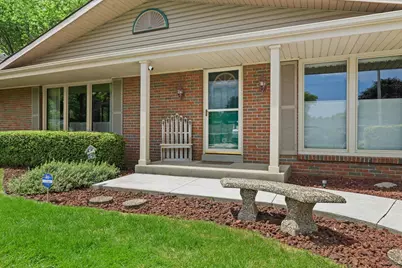5442  Gallant Fox Ln, Racine, WI 53402 - Photo 3