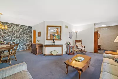5442  Gallant Fox Ln, Racine, WI 53402 - Photo 7