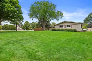 5442 Gallant Fox Ln, Racine, WI 53402 - Photo 43