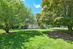 9490 N Waverly Dr, Bayside, WI 53217 - Photo 33