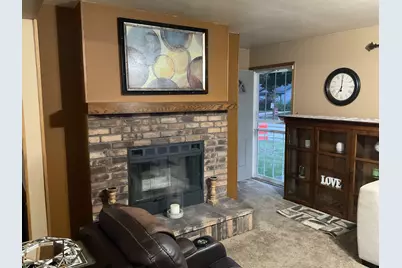 10409 W Villa Ave, Milwaukee, WI 53224 - Photo 9