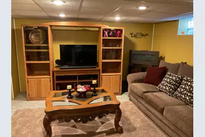 10409 W Villa Ave, Milwaukee, WI 53224 - Photo 17