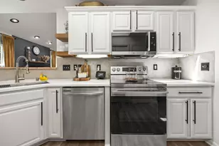 N102W14659 Providence Ct, Germantown, WI 53022 - Photo 11