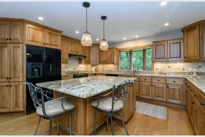 S48W28946  Parke Ln, Genesee, WI 53189 - Photo 9
