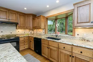 S48W28946 Parke Ln, Genesee, WI 53189 - Photo 7