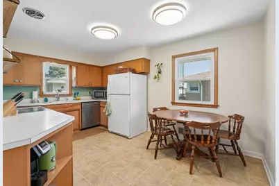 8045  17th Ave, Kenosha, WI 53143 - Photo 9