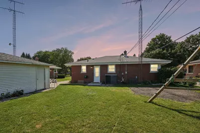 8045  17th Ave, Kenosha, WI 53143 - Photo 37