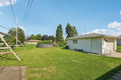 8045  17th Ave, Kenosha, WI 53143 - Photo 31