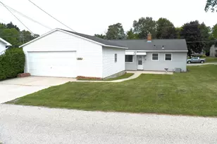 3609 Meadow Ln, Manitowoc, WI 54220 - Photo 29