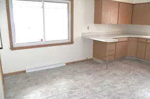 3609 Meadow Ln, Manitowoc, WI 54220 - Photo 9