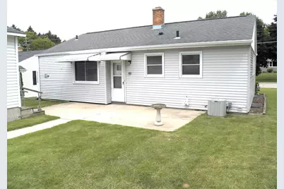 3609  Meadow Ln, Manitowoc, WI 54220 - Photo 31