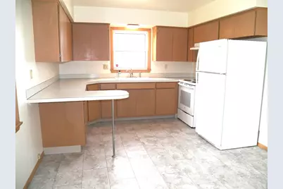 3609  Meadow Ln, Manitowoc, WI 54220 - Photo 3