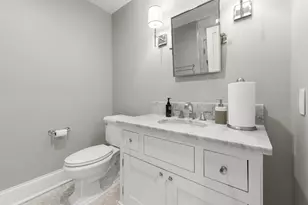 923 E Kilbourn Ave, Milwaukee, WI 53202 - Photo 77