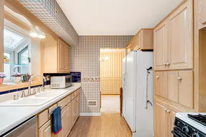 2450 W Wingate Ave, Glendale, WI 53209 - Photo 11