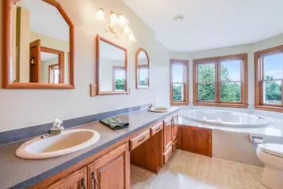 3425  Jackson Dr, Jackson, WI 53037 - Photo 17