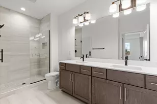 W251N2399 Valleyview Cir, Pewaukee, WI 53072 - Photo 13