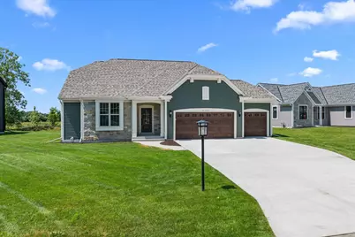 W251N2399  Valleyview Cir, Pewaukee, WI 53072 - Photo 1