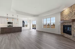 W251N2399 Valleyview Cir, Pewaukee, WI 53072 - Photo 9