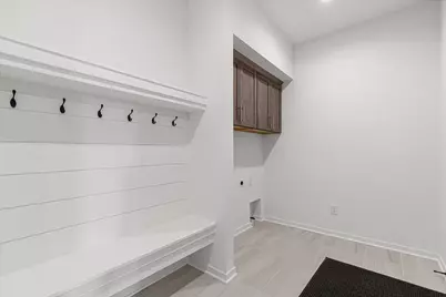 W251N2399  Valleyview Cir, Pewaukee, WI 53072 - Photo 21