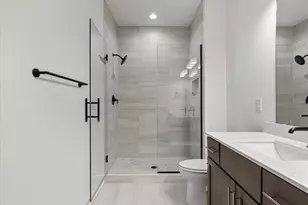 W251N2399 Valleyview Cir, Pewaukee, WI 53072 - Photo 15