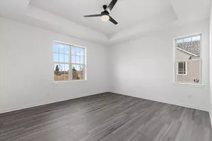 W251N2399 Valleyview Cir, Pewaukee, WI 53072 - Photo 11