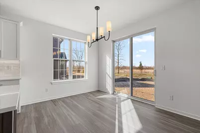 W251N2399  Valleyview Cir, Pewaukee, WI 53072 - Photo 7