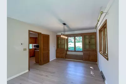 6211  Fisher Ln, Greendale, WI 53129 - Photo 9