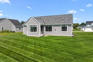 W251N2413 Valleyview Cir, Pewaukee, WI 53072 - Photo 29