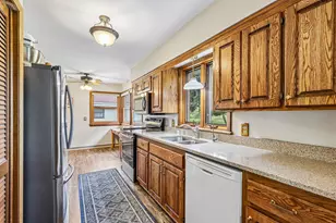 926 Parkview Ln, Mukwonago, WI 53149 - Photo 9