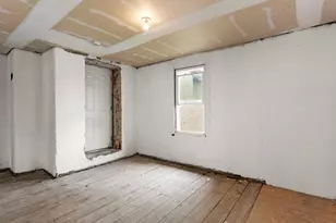 818 N 6th St, Manitowoc, WI 54220 - Photo 21