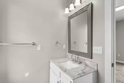 818 N 6th St, Manitowoc, WI 54220 - Photo 13