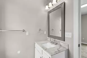 818 N 6th St, Manitowoc, WI 54220 - Photo 13