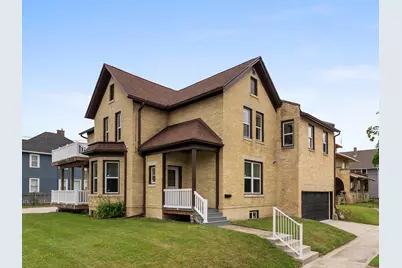 818 N 6th St, Manitowoc, WI 54220 - Photo 1