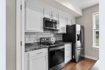 818 N 6th St, Manitowoc, WI 54220 - Photo 3