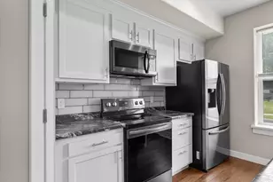 818 N 6th St, Manitowoc, WI 54220 - Photo 3