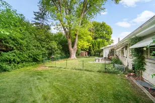 3303 N Knoll Blvd, Wauwatosa, WI 53222 - Photo 19