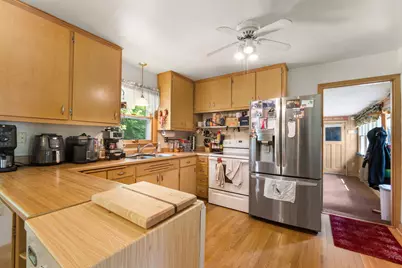 3303 N Knoll Blvd, Wauwatosa, WI 53222 - Photo 9